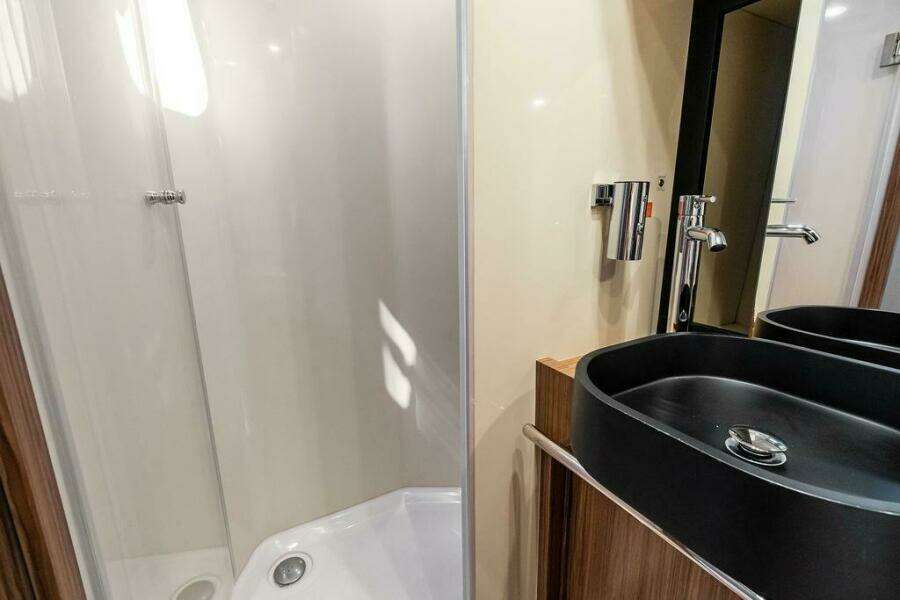 ROMA  43ft Azimut Yacht For Sale