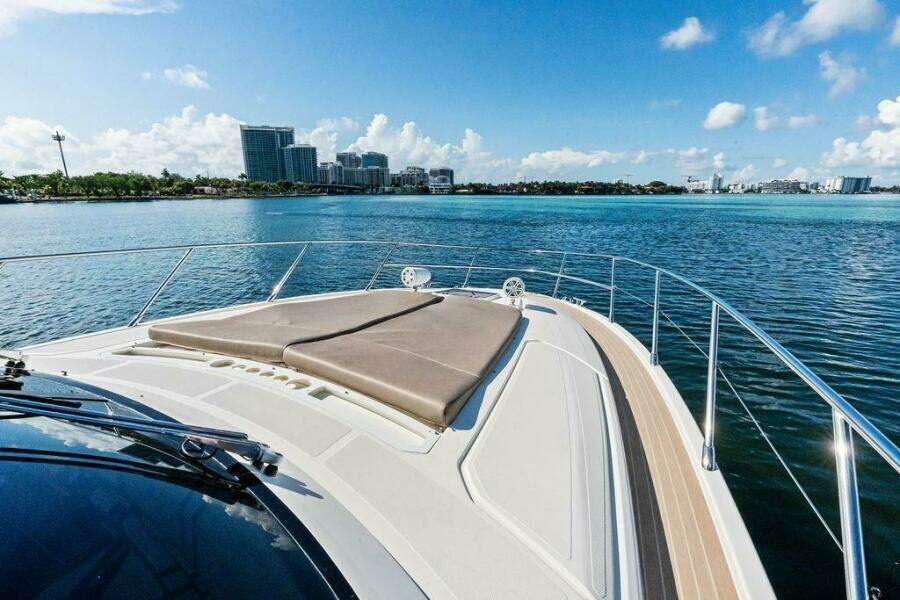 28ft Azimut Yacht For Sale