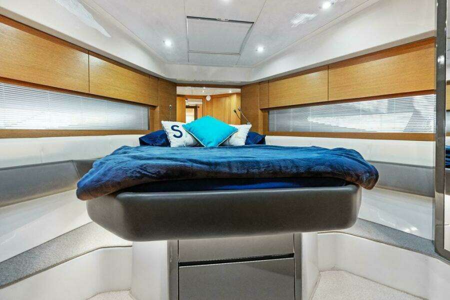 28ft Azimut Yacht For Sale