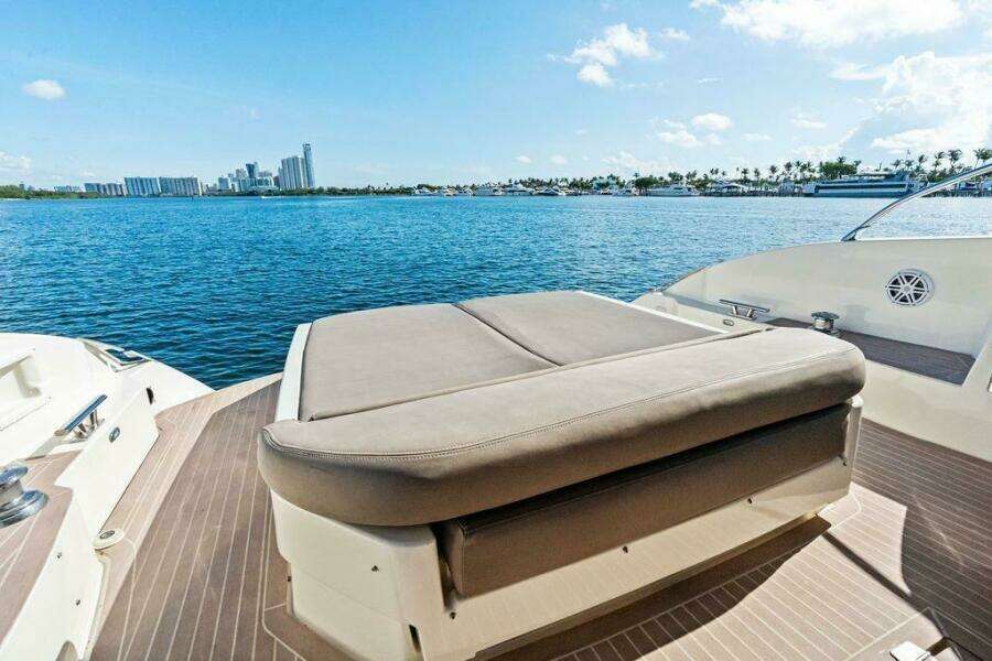 28ft Azimut Yacht For Sale