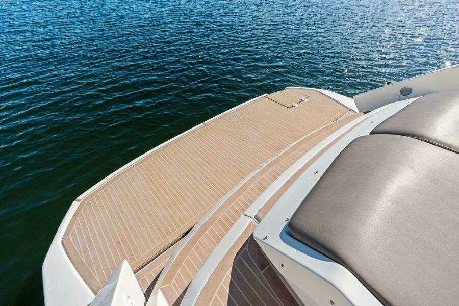 28ft Azimut Yacht For Sale