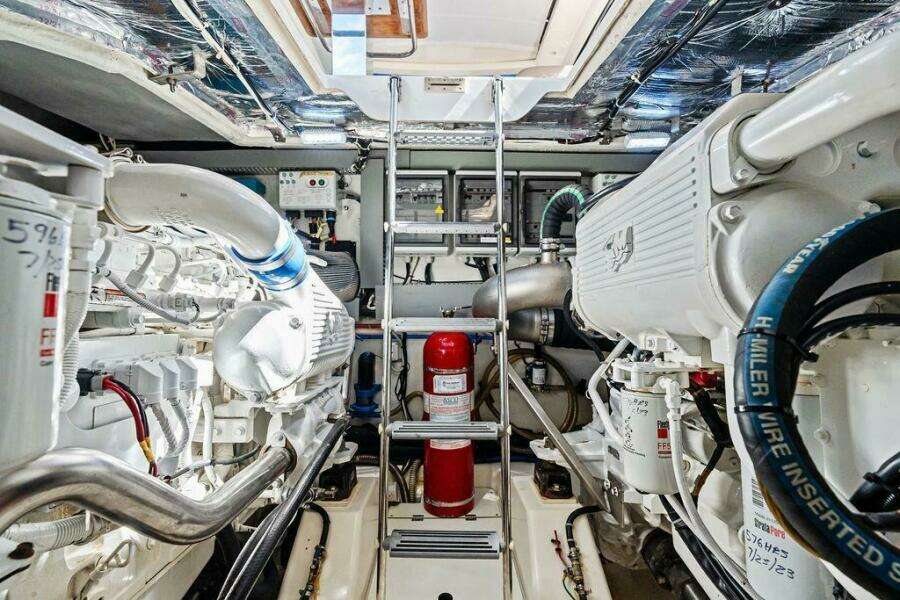 28ft Azimut Yacht For Sale
