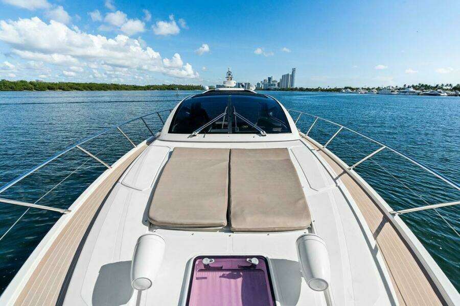 28ft Azimut Yacht For Sale