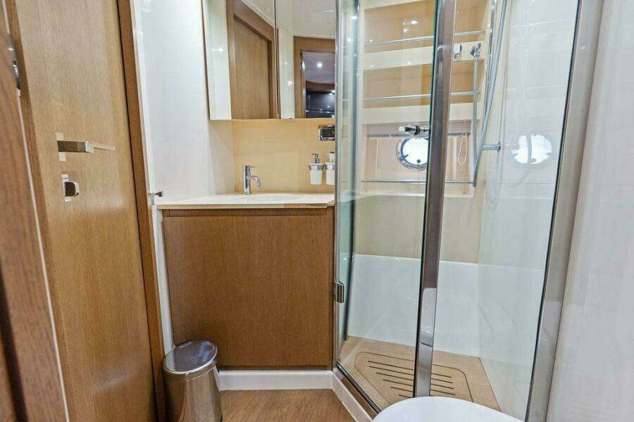28ft Azimut Yacht For Sale