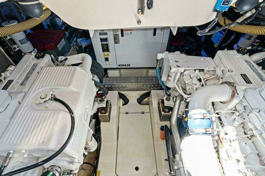28ft Azimut Yacht For Sale