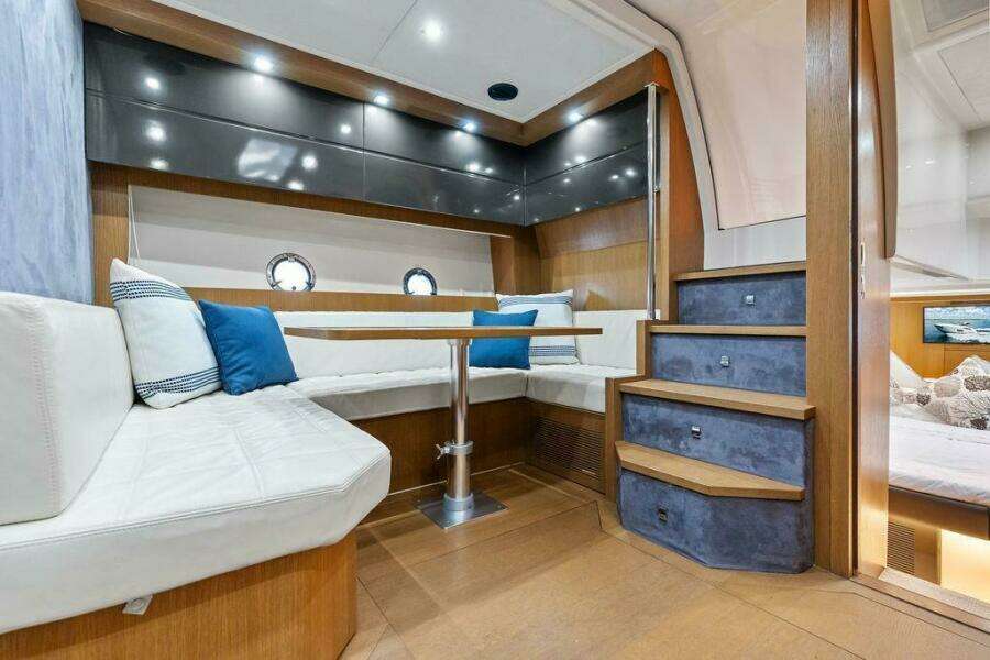 28ft Azimut Yacht For Sale