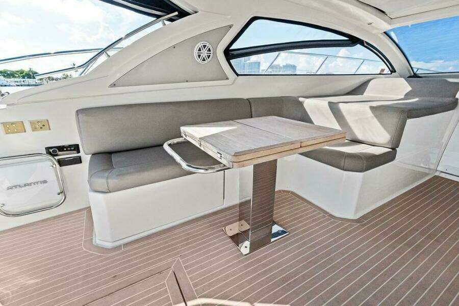 28ft Azimut Yacht For Sale
