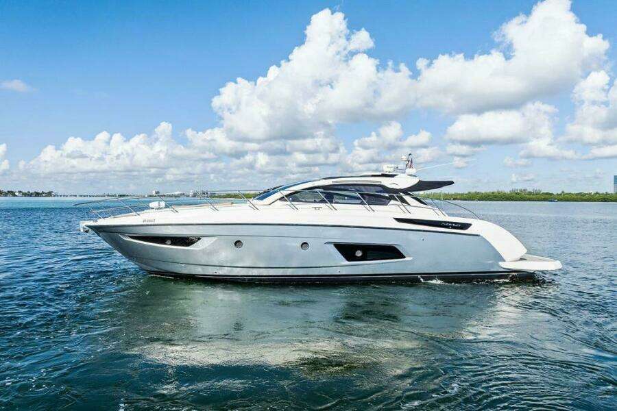 28ft Azimut Yacht For Sale