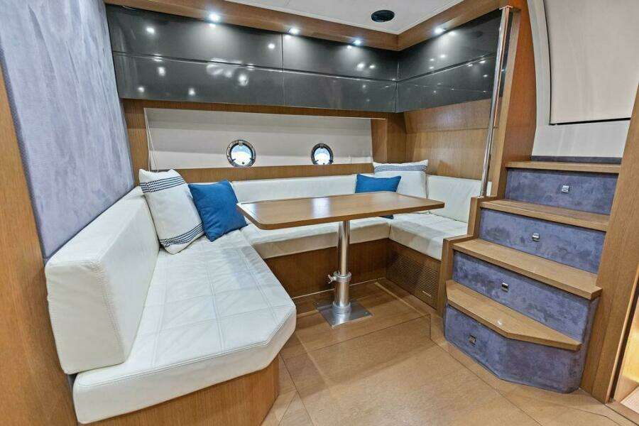 28ft Azimut Yacht For Sale