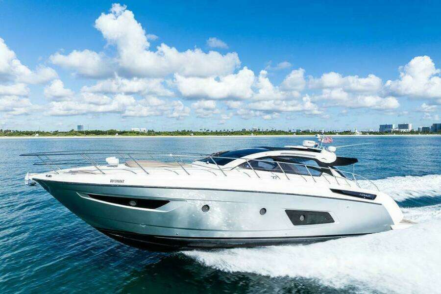 28ft Azimut Yacht For Sale