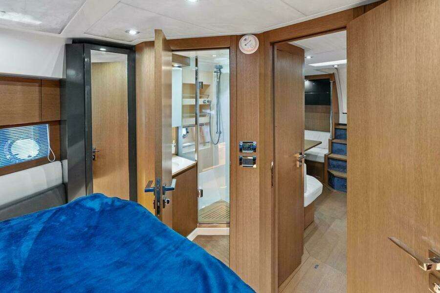 28ft Azimut Yacht For Sale