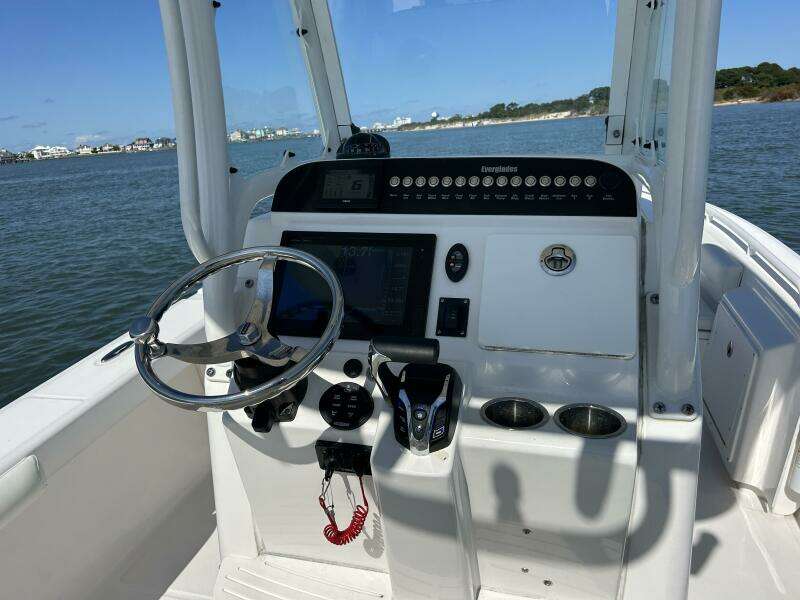 24ft Everglades Yacht For Sale
