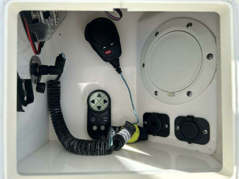 24ft Everglades Yacht For Sale