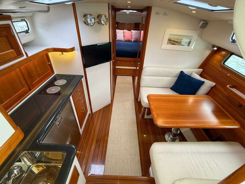 Noble Grace 43ft MJM Yacht For Sale