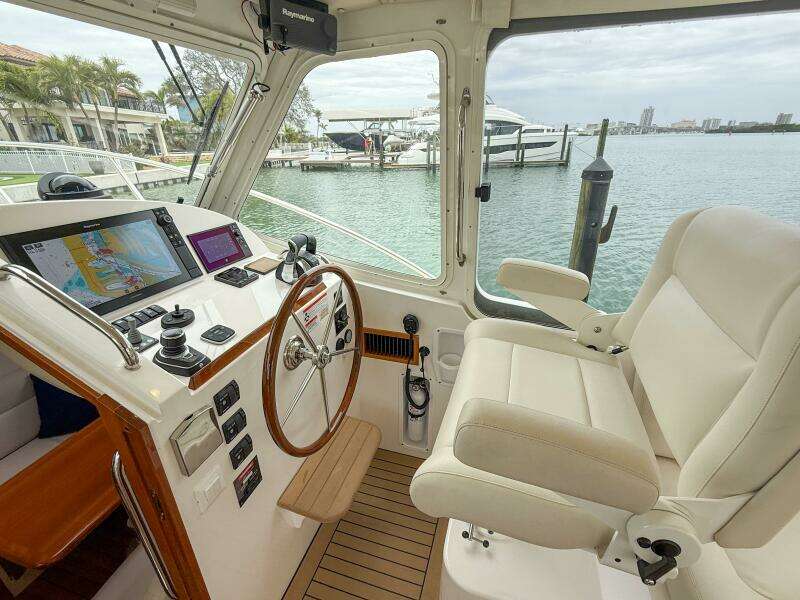 Noble Grace 43ft MJM Yacht For Sale