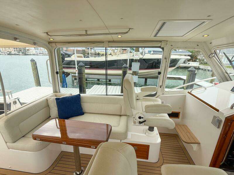 Noble Grace 43ft MJM Yacht For Sale