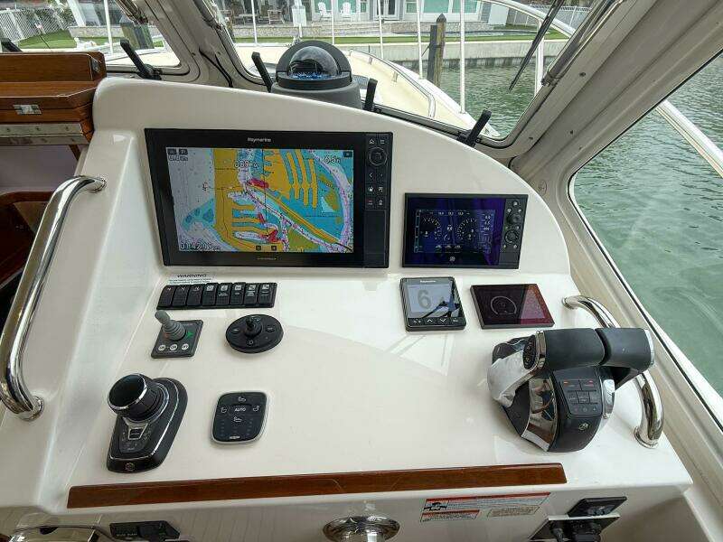 Noble Grace 43ft MJM Yacht For Sale