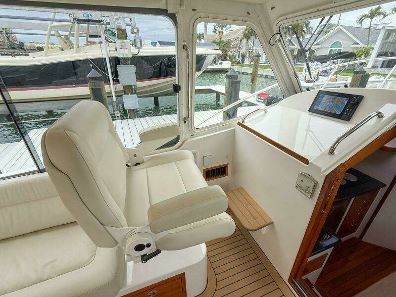 Noble Grace 43ft MJM Yacht For Sale
