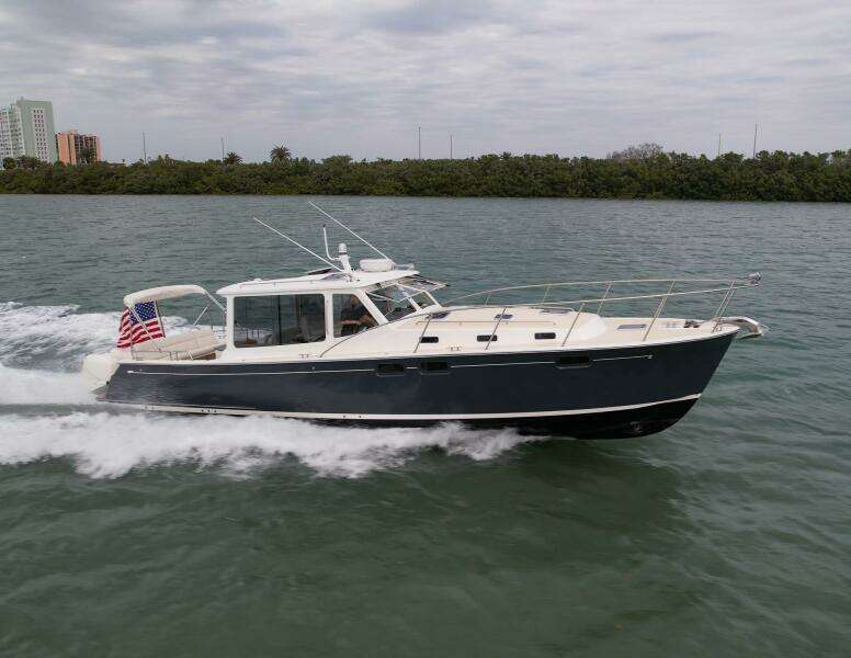Noble Grace 43ft MJM Yacht For Sale