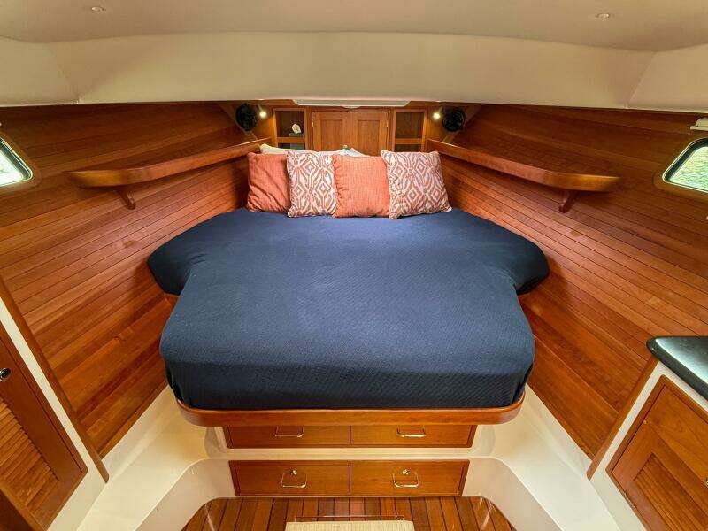 Noble Grace 43ft MJM Yacht For Sale