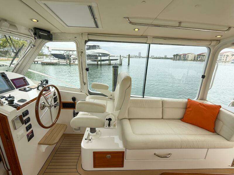 Noble Grace 43ft MJM Yacht For Sale