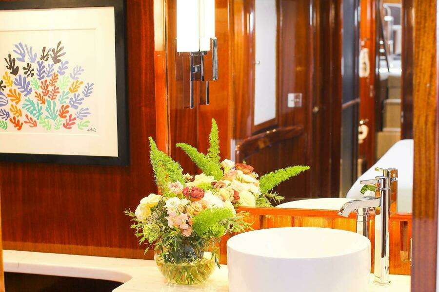 New School 57ft Chris Craft Yacht For Sale New School 57ft Chris Craft Yacht For Sale