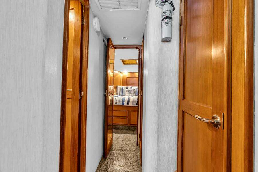 Live Wire 48ft Ocean Yachts Yacht For Sale