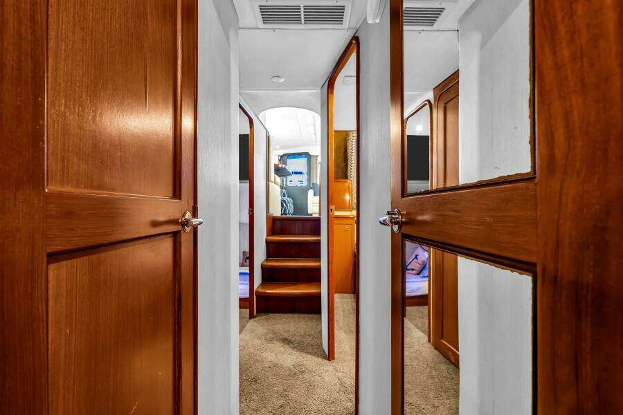 Live Wire 48ft Ocean Yachts Yacht For Sale