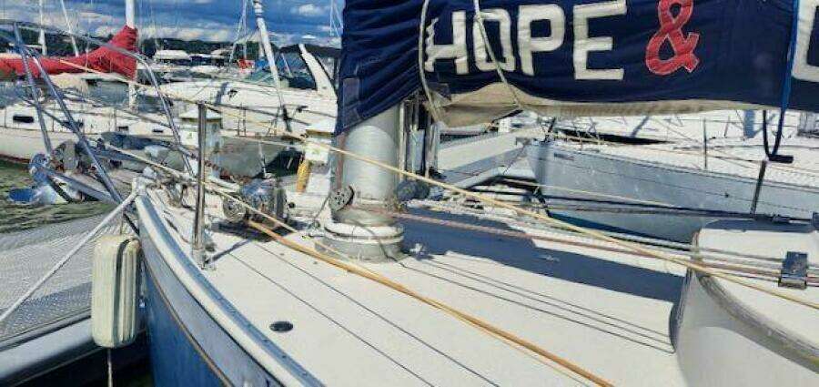 Hope and Glory 33ft Nonsuch Yacht For Sale