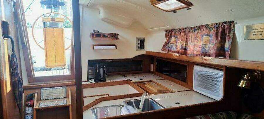 Hope and Glory 33ft Nonsuch Yacht For Sale