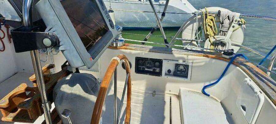 Hope and Glory 33ft Nonsuch Yacht For Sale