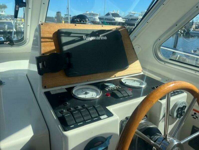 29ft Back Cove Yacht For Sale