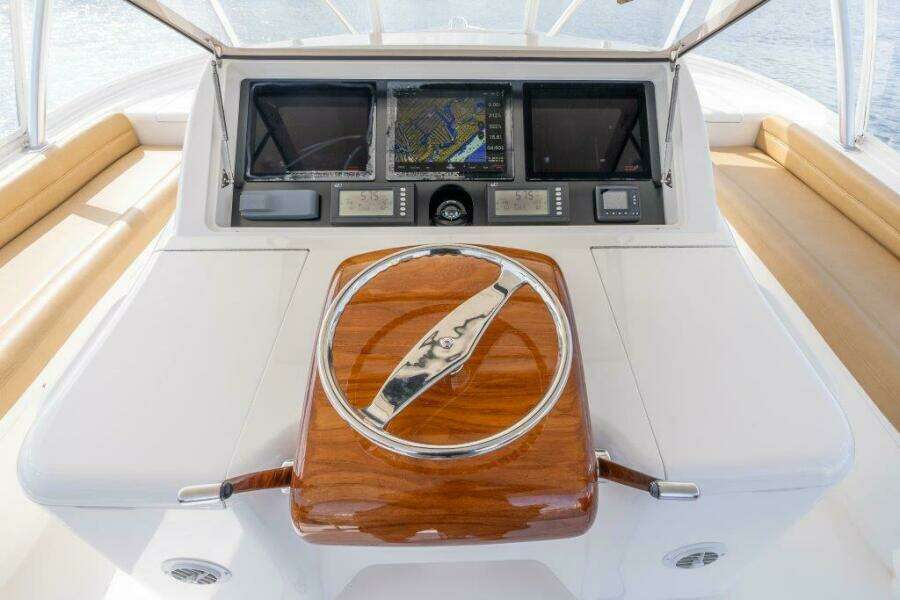 2015 Viking 66 No Collars - Flybridge