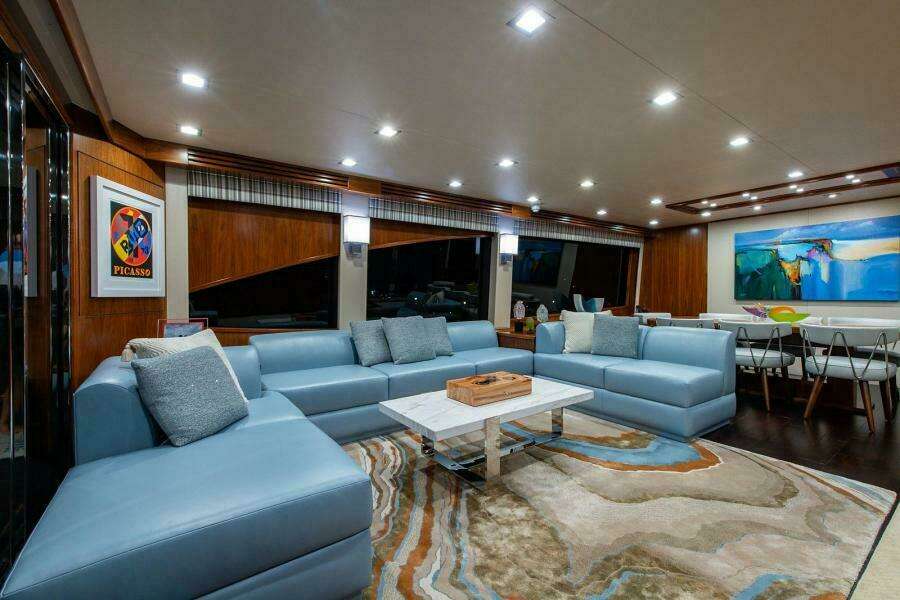 Salon Looking To Port