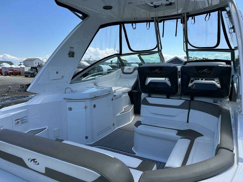 35ft Monterey Yacht For Sale
