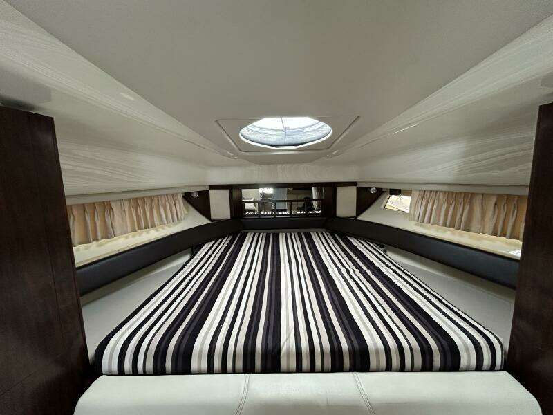 35ft Monterey Yacht For Sale