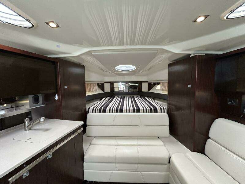 35ft Monterey Yacht For Sale