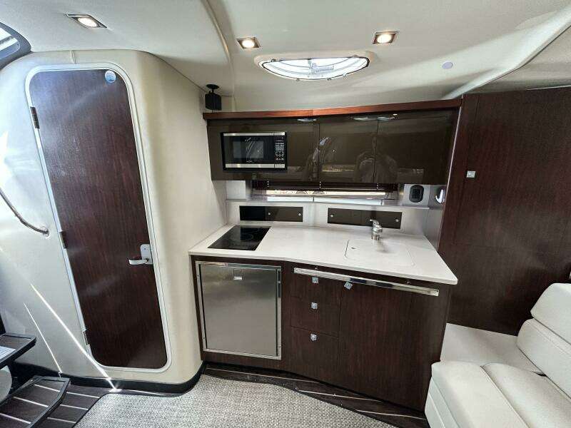35ft Monterey Yacht For Sale