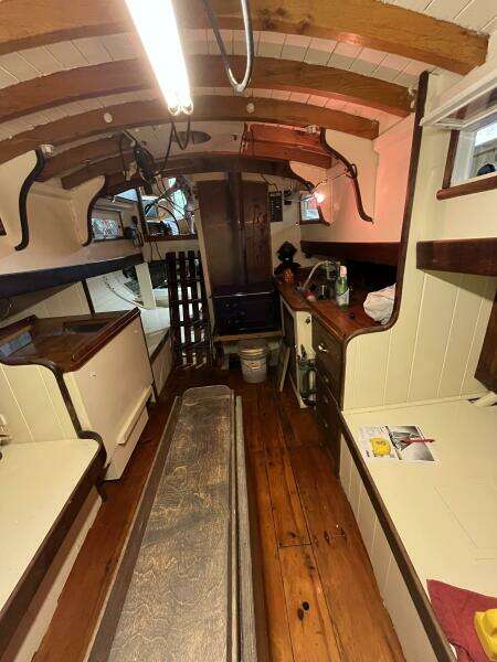 Gallant main cabin looking aft