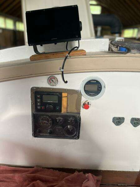 Gallant engine gauges and navigation electronics