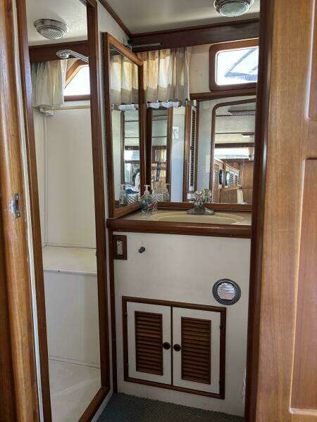 Daylight III 58ft Hatteras Yacht For Sale