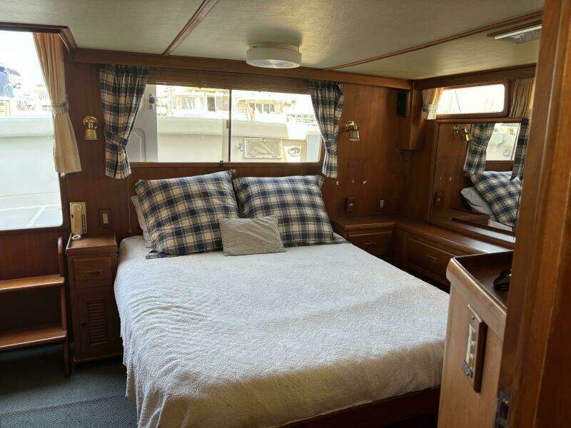 Daylight III 58ft Hatteras Yacht For Sale
