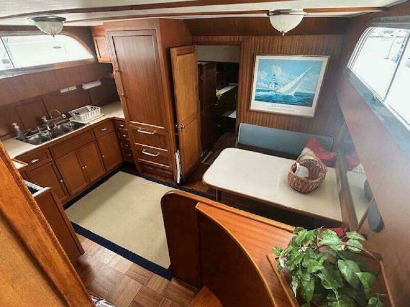 Daylight III 58ft Hatteras Yacht For Sale