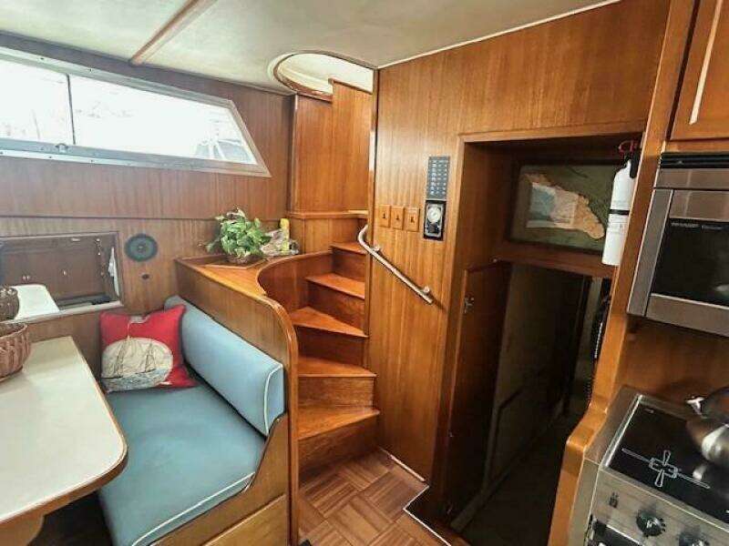Daylight III 58ft Hatteras Yacht For Sale