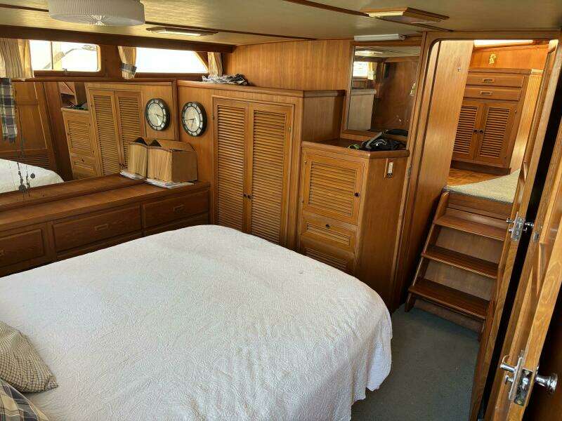 Daylight III 58ft Hatteras Yacht For Sale