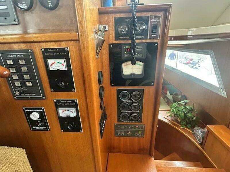 Daylight III 58ft Hatteras Yacht For Sale