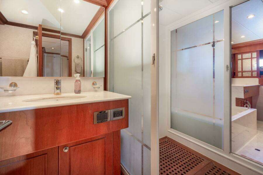 Boxes II 87ft Hargrave Yacht For Sale