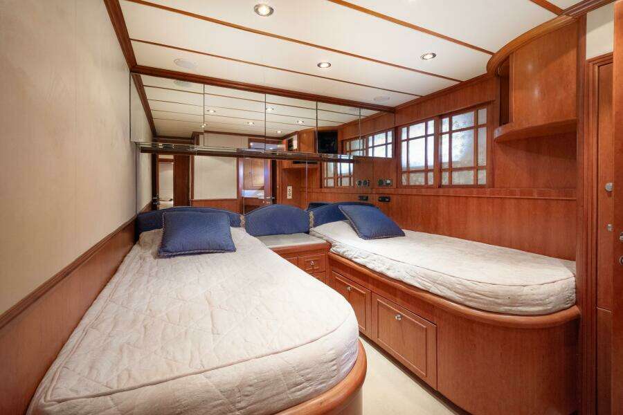 Boxes II 87ft Hargrave Yacht For Sale