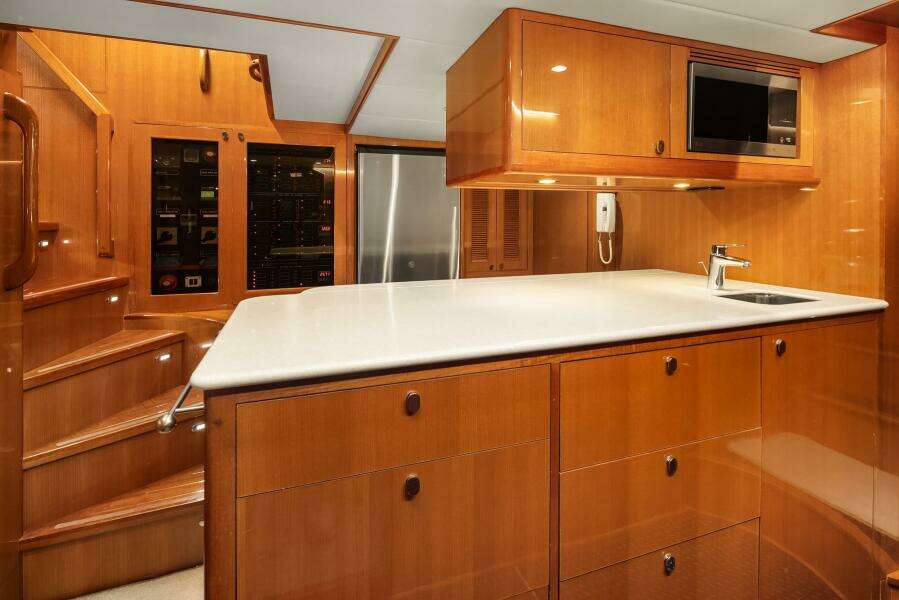 LA BELLA VITA II 72ft Hampton Yacht For Sale