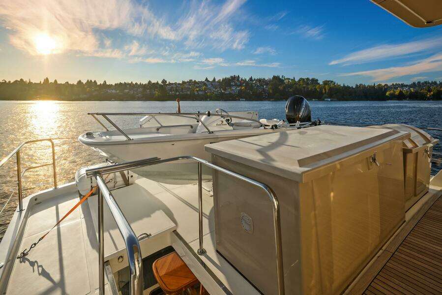 LA BELLA VITA II 72ft Hampton Yacht For Sale